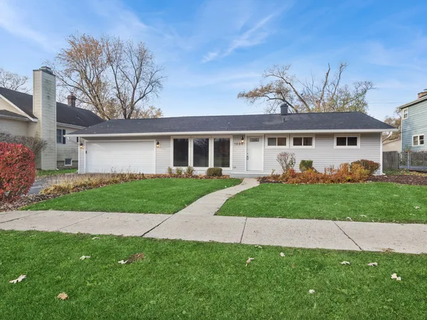 $429,900 | 1030 Chestnut Street, Deerfield, IL 60015