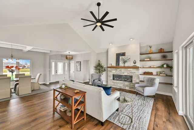 $1,100,000 | N66W34839 Baltic Pass, Oconomowoc, WI 53066