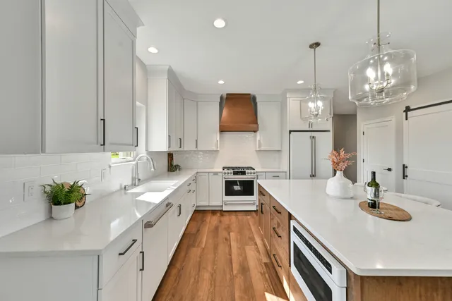 $1,100,000 | N66W34839 Baltic Pass, Oconomowoc, WI 53066