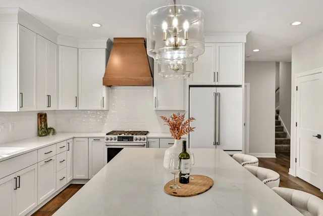 $1,100,000 | N66W34839 Baltic Pass, Oconomowoc, WI 53066