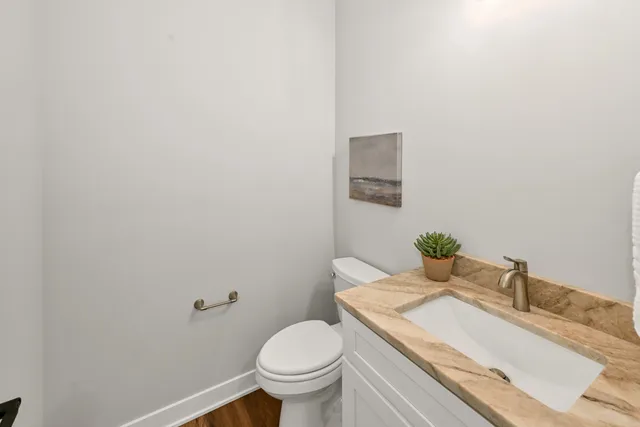 $1,100,000 | N66W34839 Baltic Pass, Oconomowoc, WI 53066