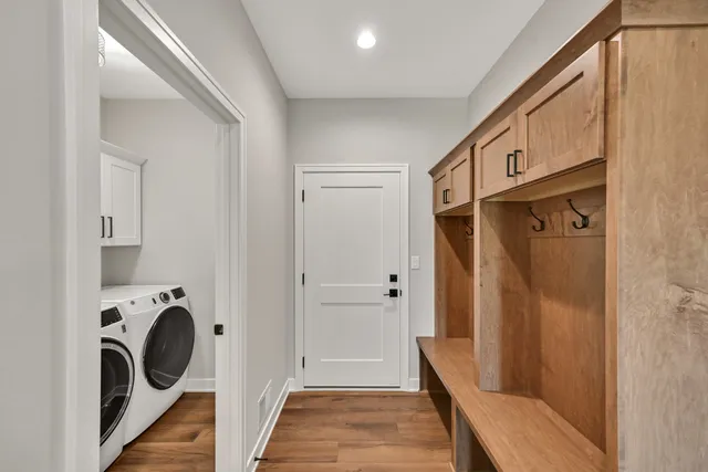 $1,095,000 | N66W34839 Baltic Pass, Oconomowoc, WI 53066