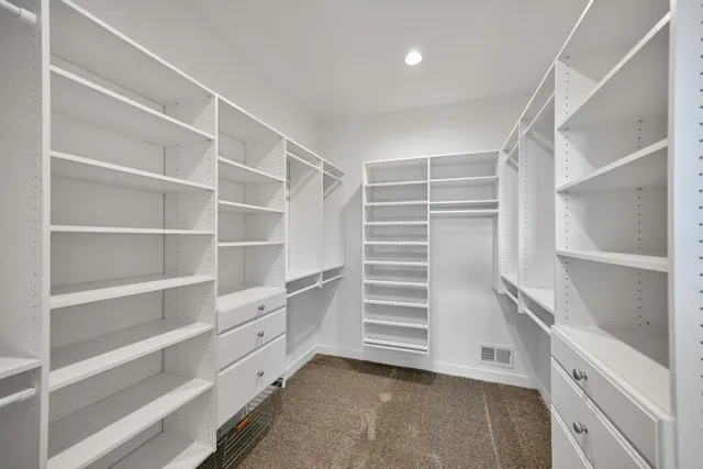 $1,095,000 | N66W34839 Baltic Pass, Oconomowoc, WI 53066