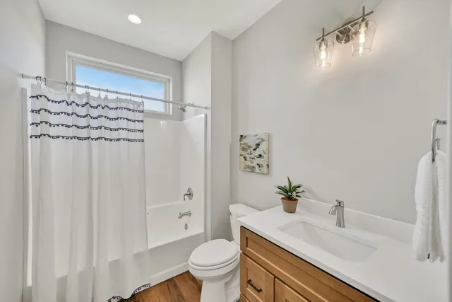 $1,100,000 | N66W34839 Baltic Pass, Oconomowoc, WI 53066