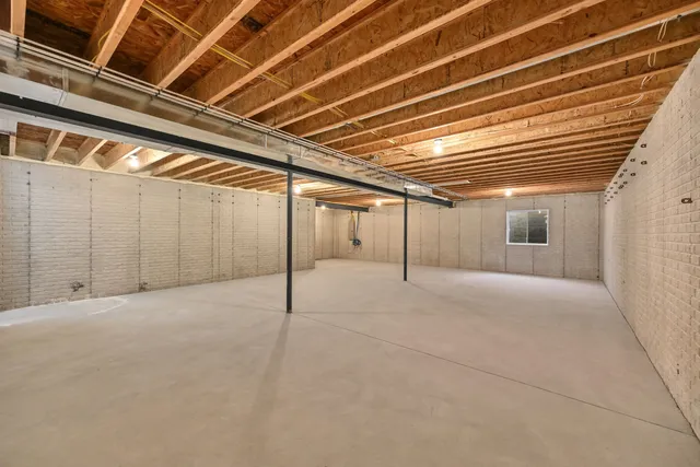 $1,100,000 | N66W34839 Baltic Pass, Oconomowoc, WI 53066