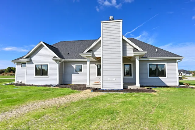 $1,100,000 | N66W34839 Baltic Pass, Oconomowoc, WI 53066