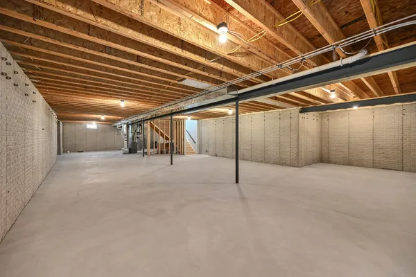 $1,050,000 | N66W34839 Baltic Pass, Oconomowoc, WI 53066