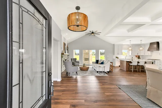 $1,095,000 | N66W34839 Baltic Pass, Oconomowoc, WI 53066