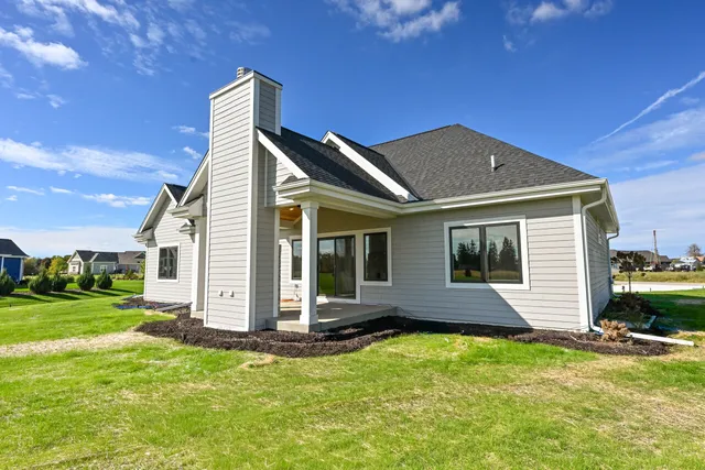 $1,100,000 | N66W34839 Baltic Pass, Oconomowoc, WI 53066