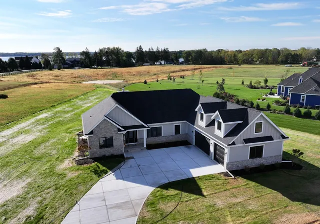 $1,100,000 | N66W34839 Baltic Pass, Oconomowoc, WI 53066