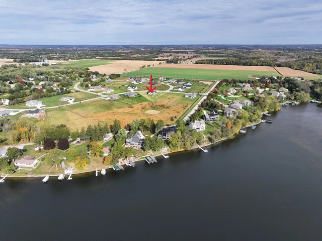 $1,095,000 | N66W34839 Baltic Pass, Oconomowoc, WI 53066