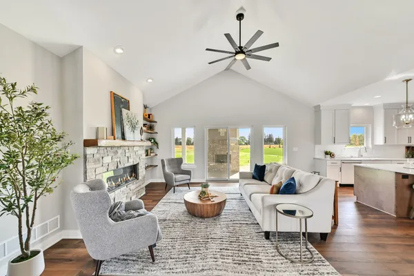 $1,050,000 | N66W34839 Baltic Pass, Oconomowoc, WI 53066