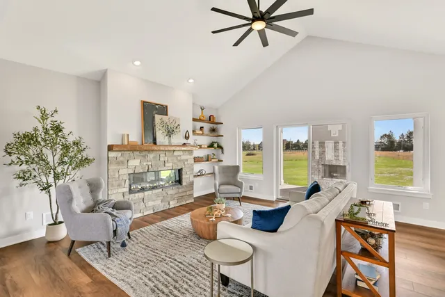 $1,100,000 | N66W34839 Baltic Pass, Oconomowoc, WI 53066