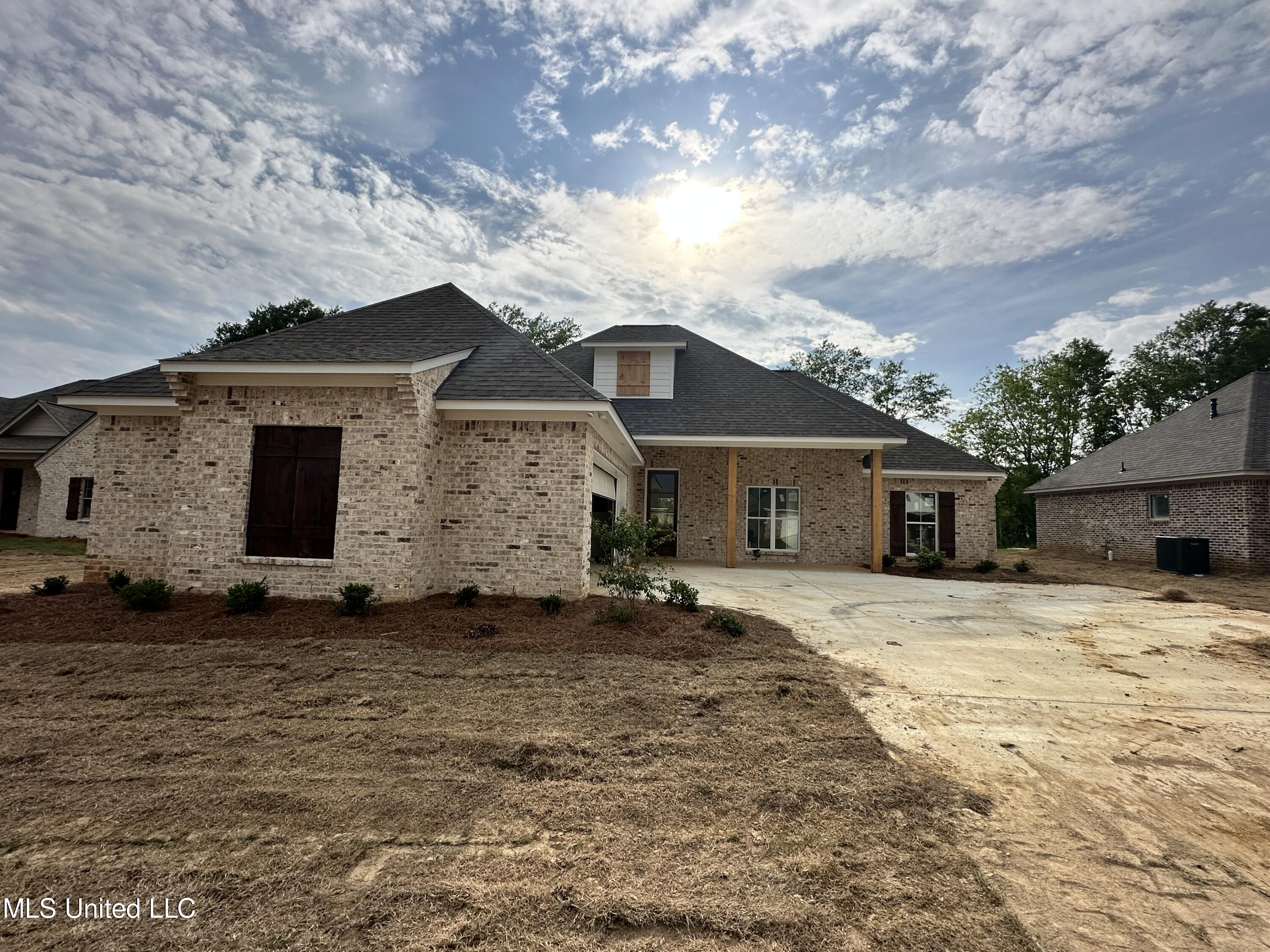 104 Porter Ridge Canton, MS 39046 - Photo 1 of 3 Front