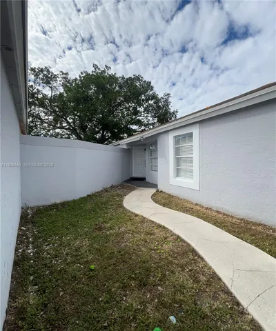 $3,300 | West End, Miami, FL 33193