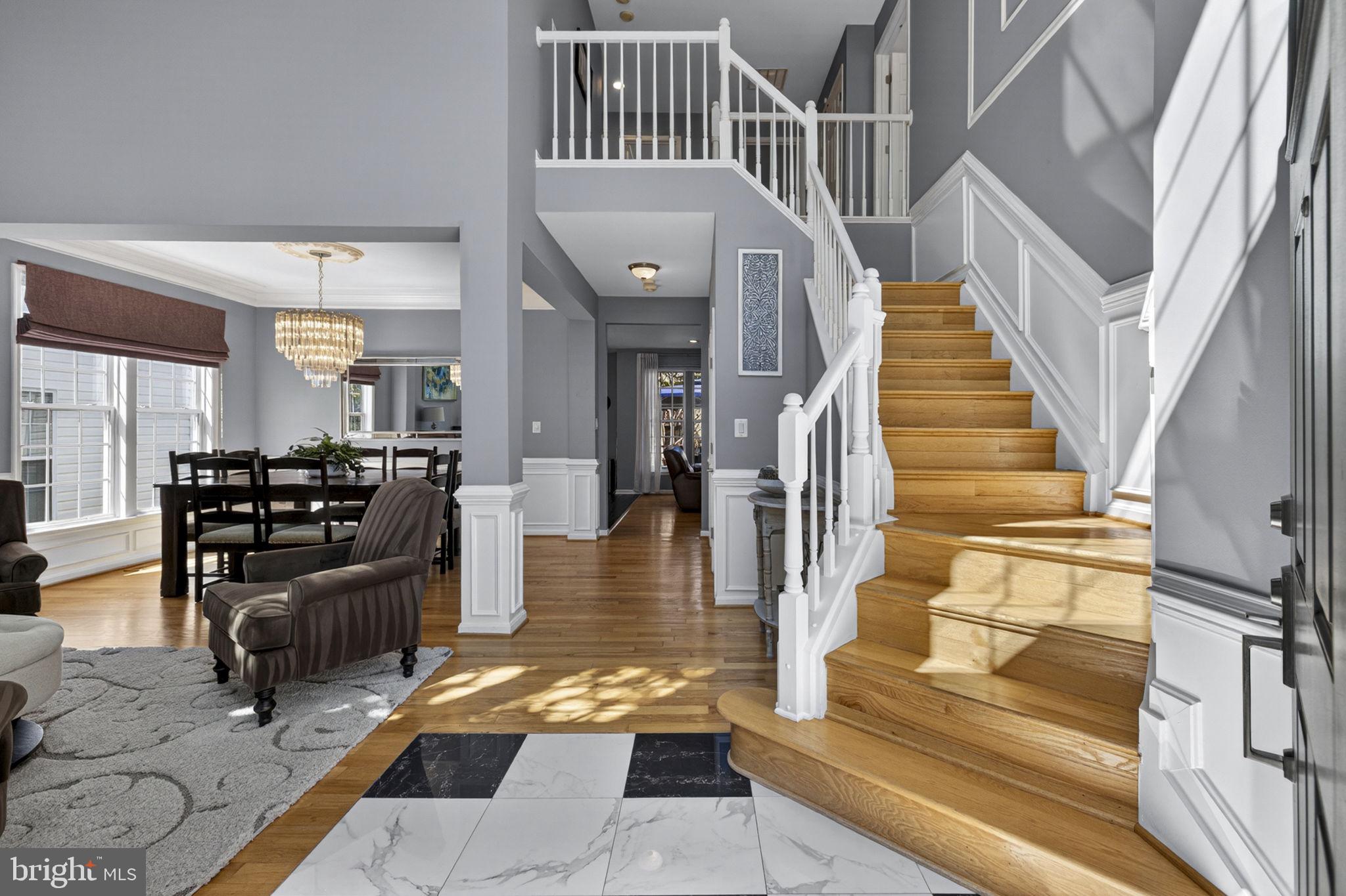 43200 Lighthouse Place Chantilly, VA 20152 - Photo 4 of 47 a view of entryway and hall