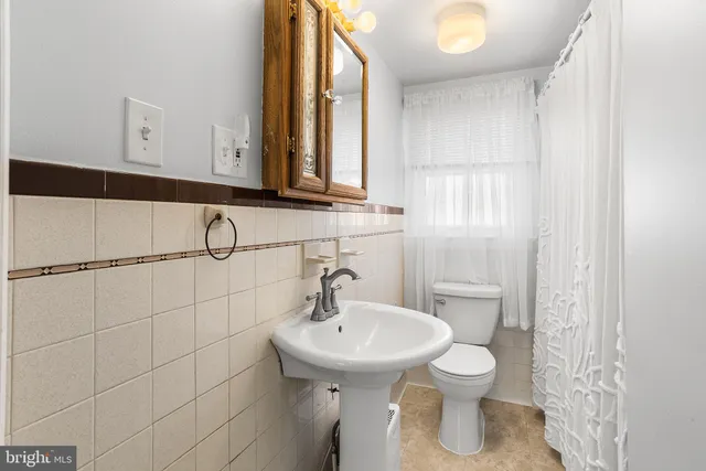 $279,900 | 2114 Farmington Avenue, Boyertown, PA 19512