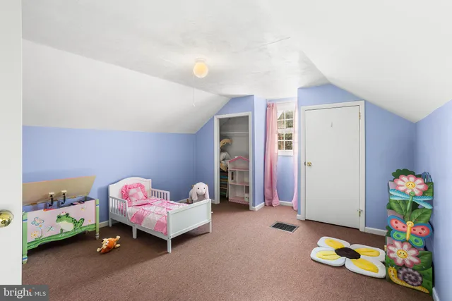 $279,900 | 2114 Farmington Avenue, Boyertown, PA 19512