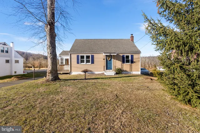 $279,900 | 2114 Farmington Avenue, Boyertown, PA 19512