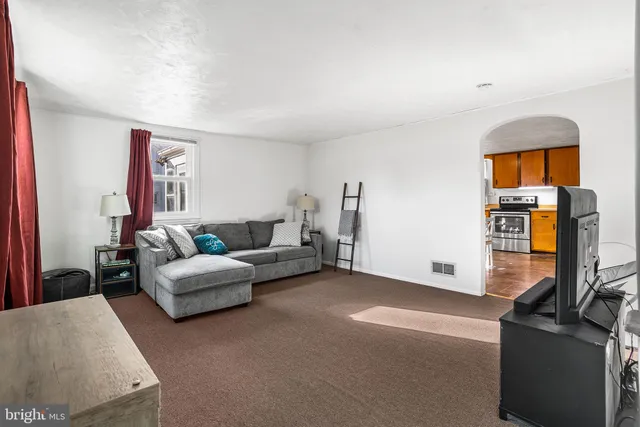 $279,900 | 2114 Farmington Avenue, Boyertown, PA 19512