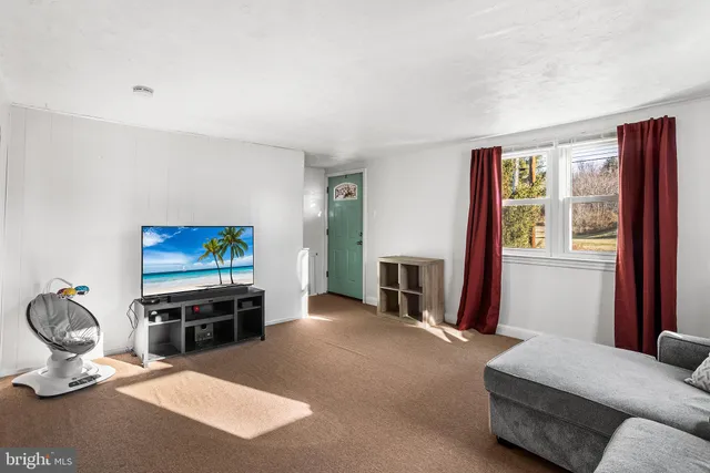 $279,900 | 2114 Farmington Avenue, Boyertown, PA 19512