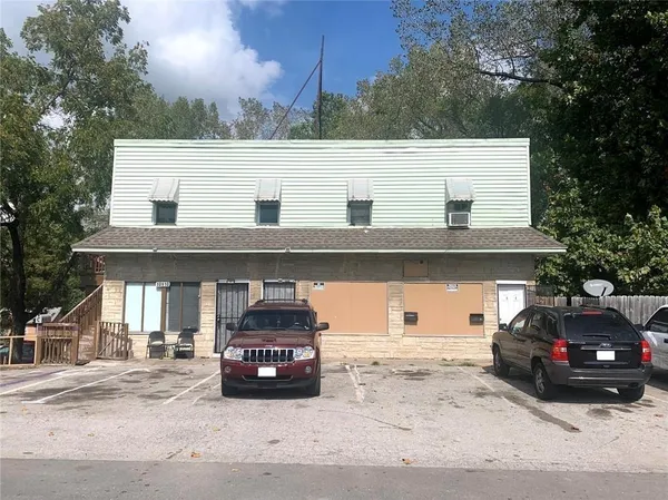 $325,000 | 10906 East Truman Road, Independence, MO 64053