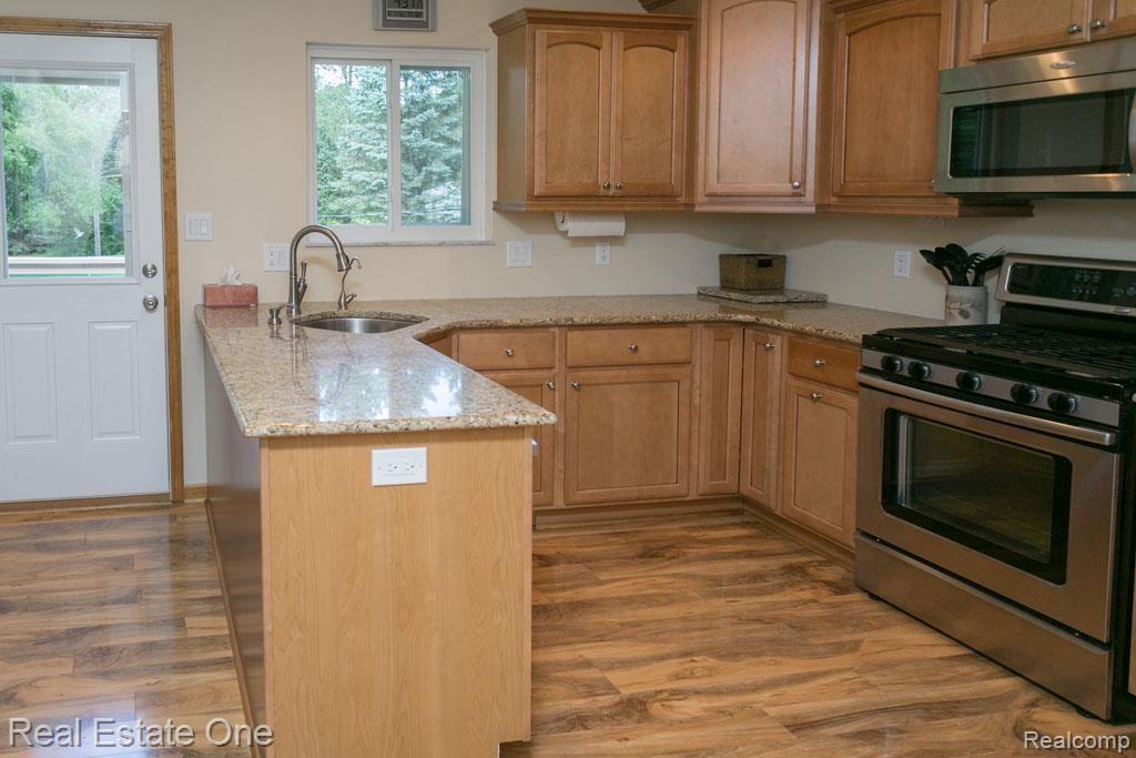 1883 Rush Lake Road Pinckney, MI 48169 - Photo 10 of 38 4Y0A1429.jpg