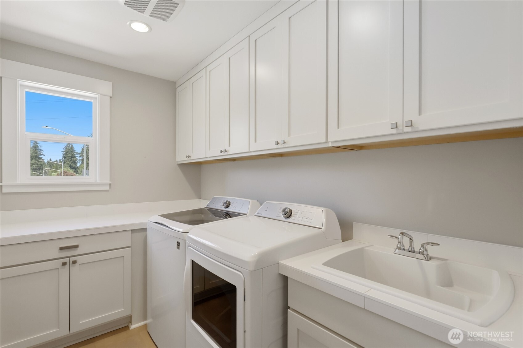 9307 Northeast 173rd Street Bothell, WA 98011 - Photo 26 of 39