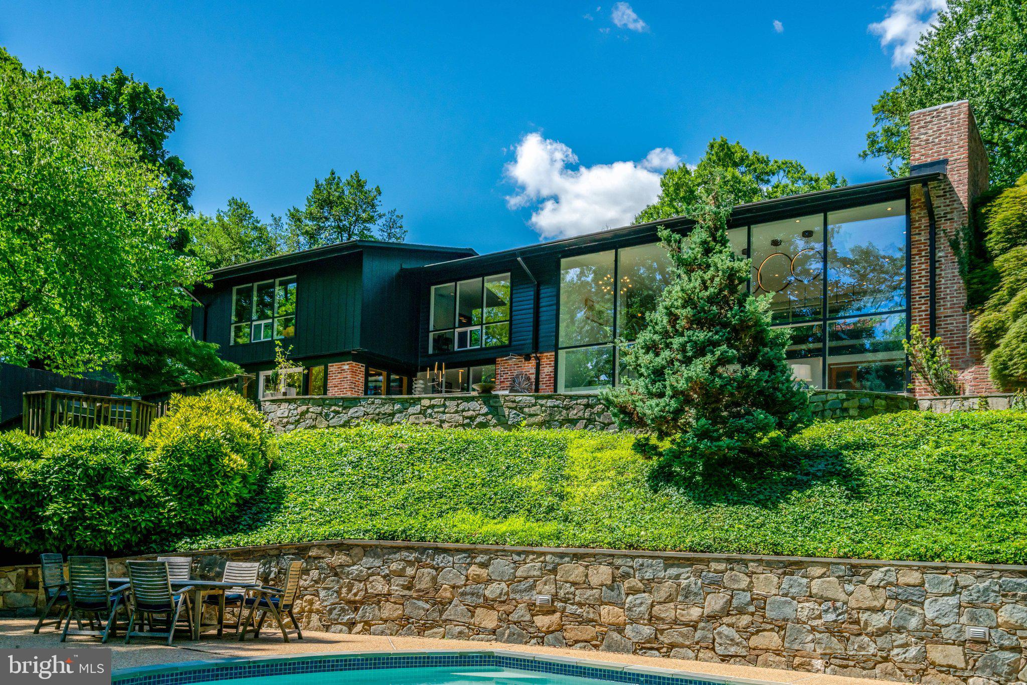 1927 Marthas Road Alexandria, VA 22307 - Photo 91 of 105 Blue skies, dark siding