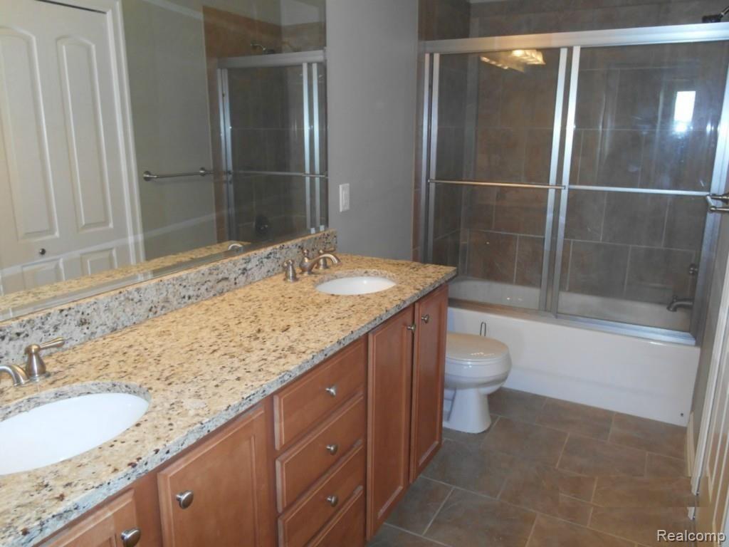 2727 Riverside Drive Trenton, MI 48183 - Photo 22 of 25