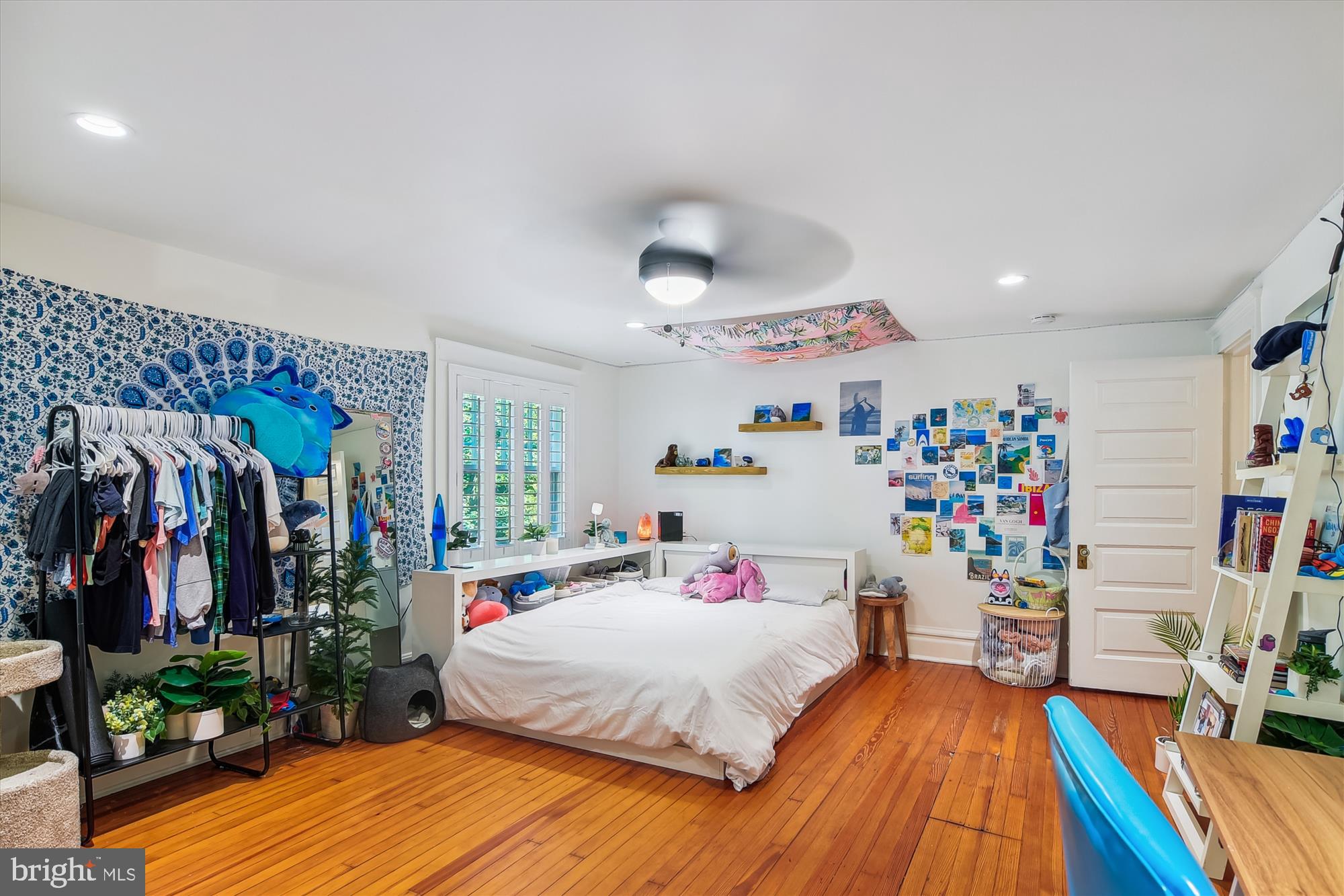 208 Edgevale Road Baltimore, MD 21210 - Photo 33 of 69 a bed room with a bed and a desk