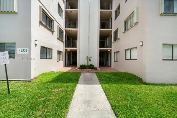 $2,450 | 8520 Southwest 133rd Avenue Road, Unit 323, Miami, FL 33183
