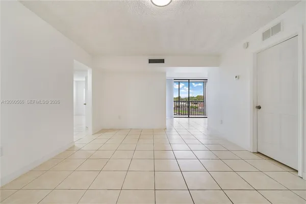$2,450 | 8520 Southwest 133rd Avenue Road, Unit 323, Miami, FL 33183