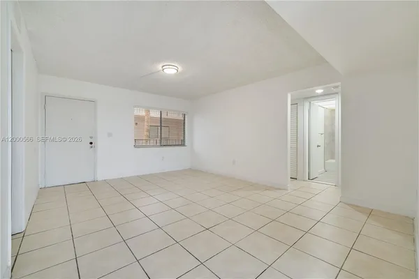 $2,450 | 8520 Southwest 133rd Avenue Road, Unit 323, Miami, FL 33183