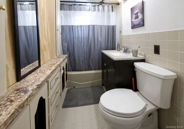 $710,000 | 59 Corncrib Lane, Levittown, NY 11756