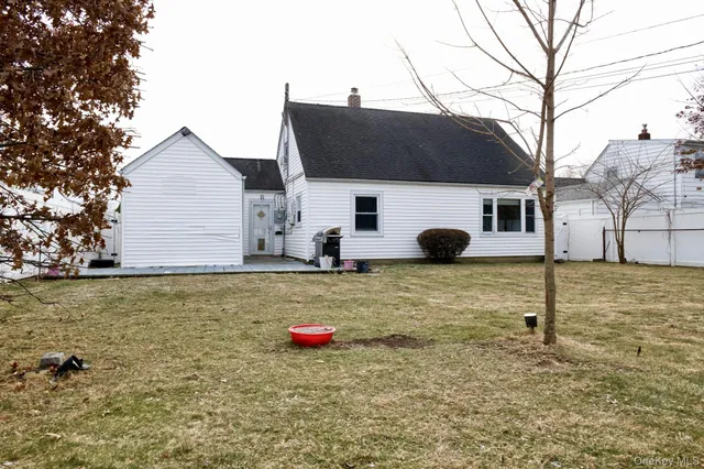 $710,000 | 59 Corncrib Lane, Levittown, NY 11756