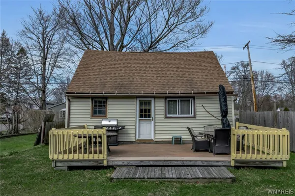 $74,900 | 359 East Sterling Avenue, Evans, NY 14006