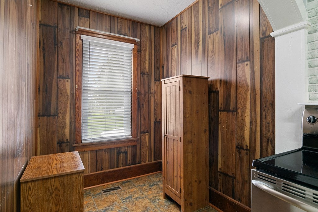 390 Gardner Road Barren Springs, VA 24313 - Photo 18 of 61 Gallery Image 18