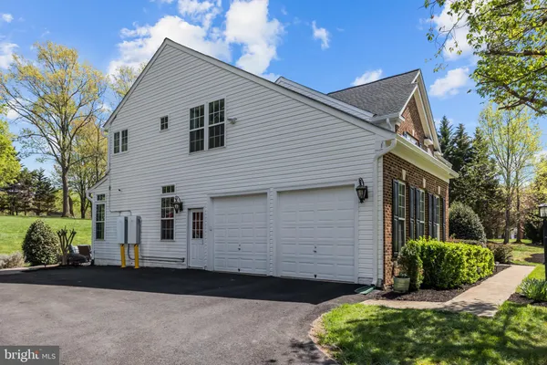 $1,099,000 | 6909 Tanglewood Drive, Warrenton, VA 20187