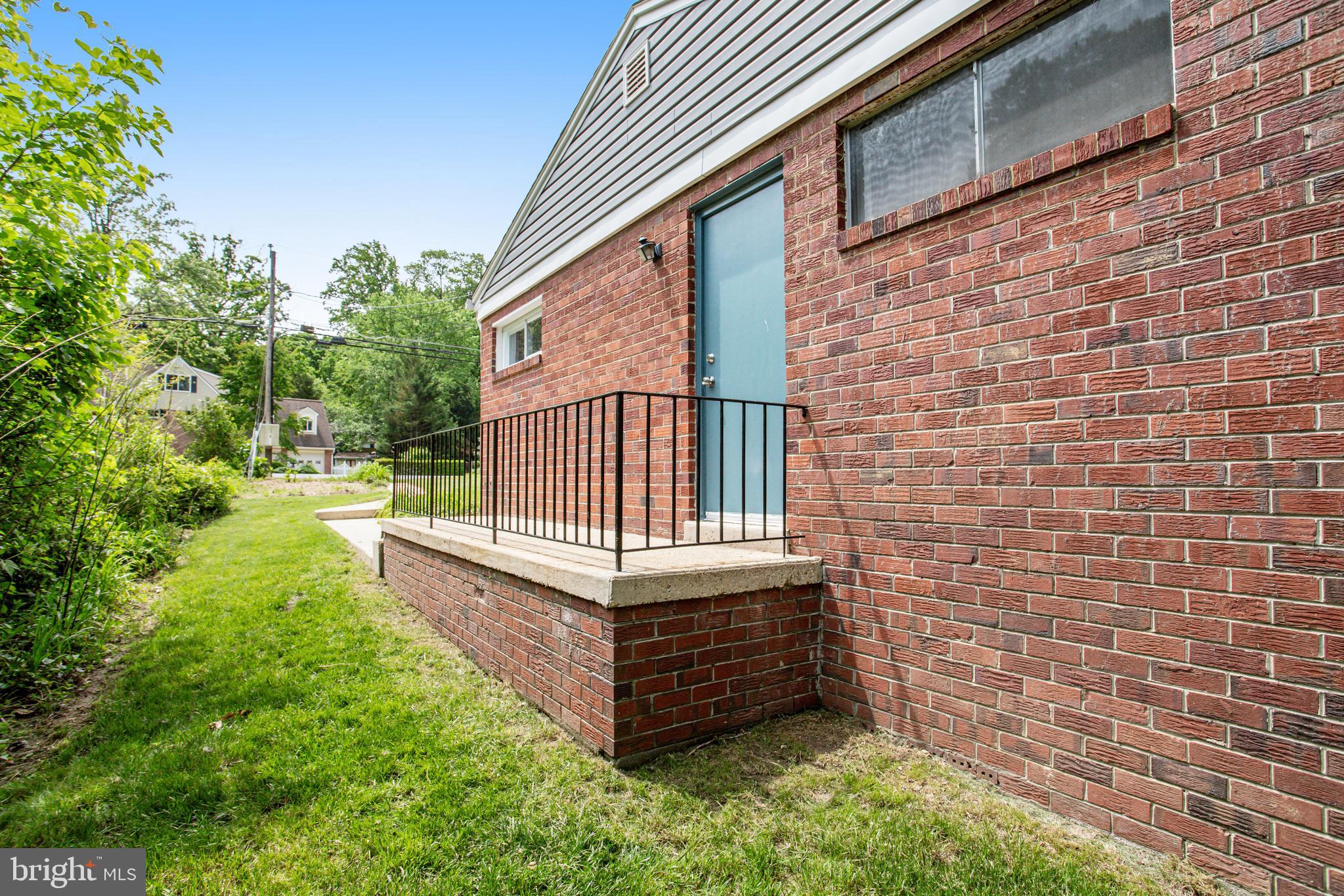 8802 Parliament Drive Springfield, VA 22151 - Photo 44 of 47 Separate Entrance to Bedroom/Office Suite