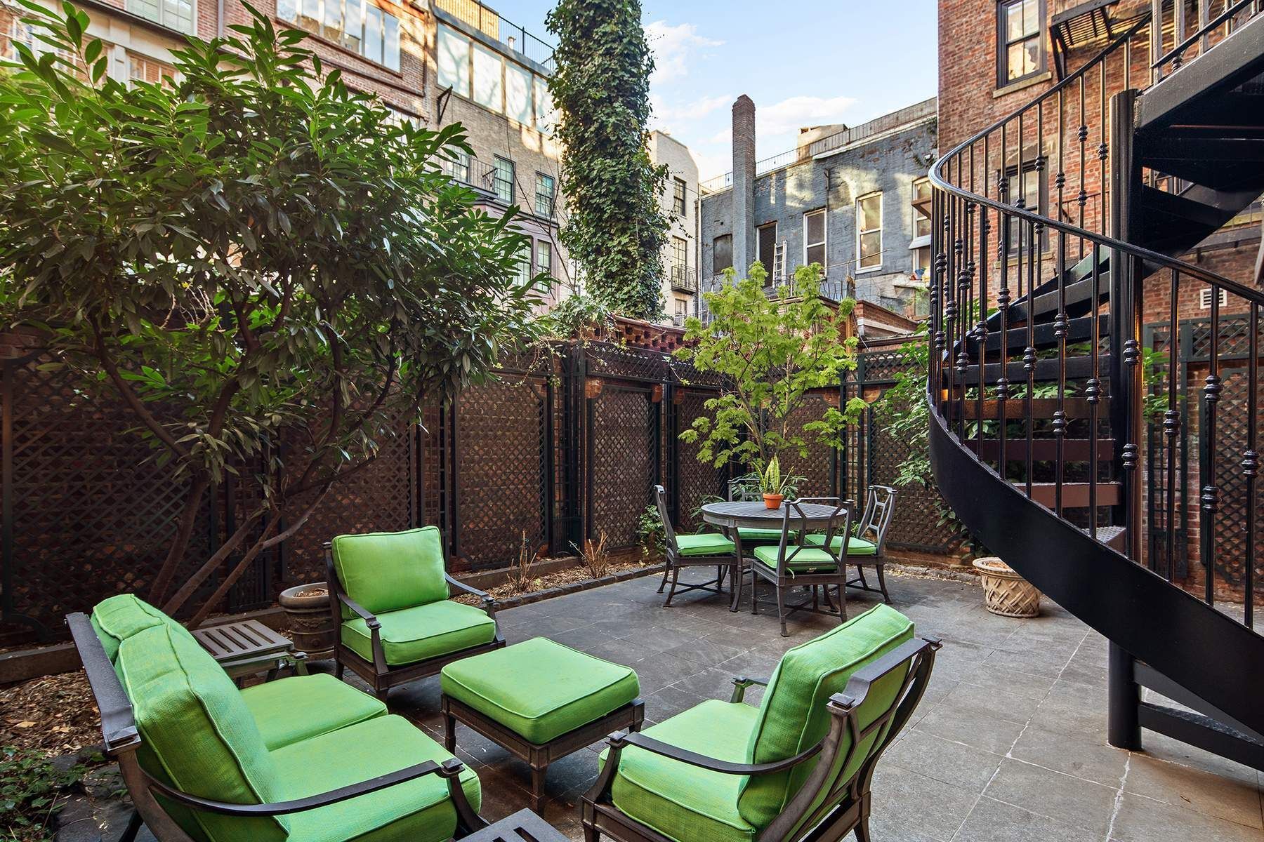 123 East 73rd Street Manhattan, NY 10021 - Photo 12 of 24 a view of a chairs in patio