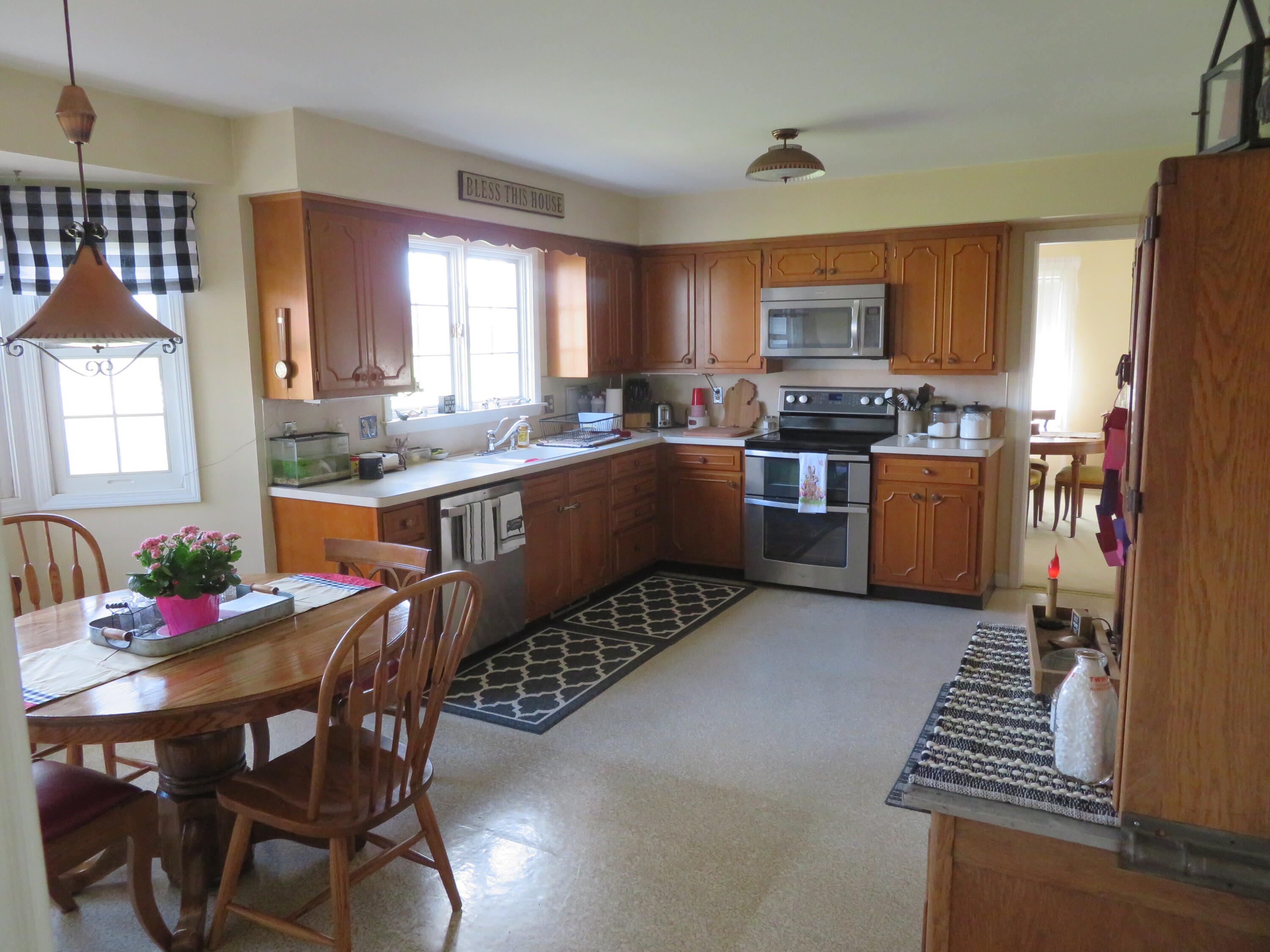 5255 Textile Road Ypsilanti, MI 48197 - Photo 20 of 42 IMG_0214