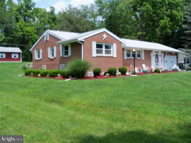697 Barnstable Road Carlisle, PA 17015 - Photo 1 of 11 Gallery Image 1