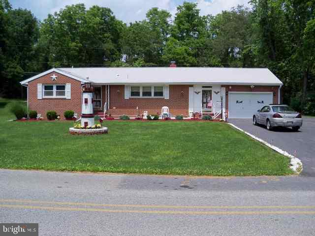 697 Barnstable Road Carlisle, PA 17015 - Photo 2 of 11 Gallery Image 2