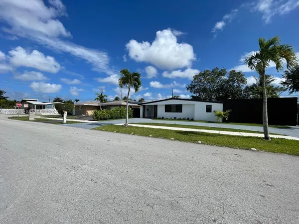 $5,800 | 10460 Southwest 26th Terrace, Miami, FL 33165