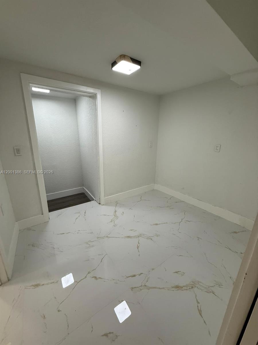 10460 Southwest 26th Terrace Miami, FL 33165 - Photo 22 of 28