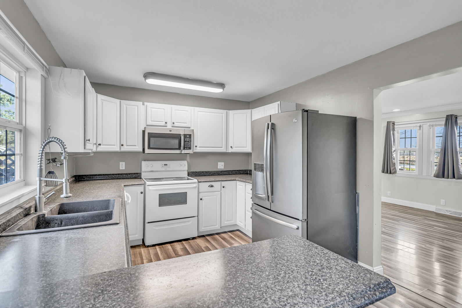 8460 King Road Parma, MI 49269 - Photo 3 of 35 0N0A7666