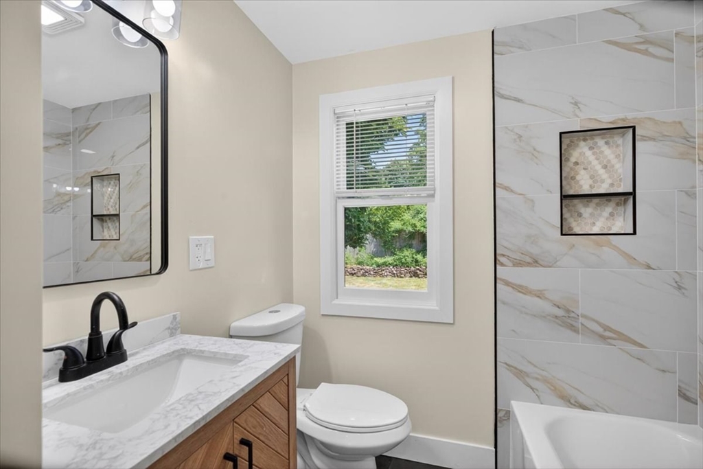 163 Powell Avenue Springfield, MA 01118 - Photo 14 of 40