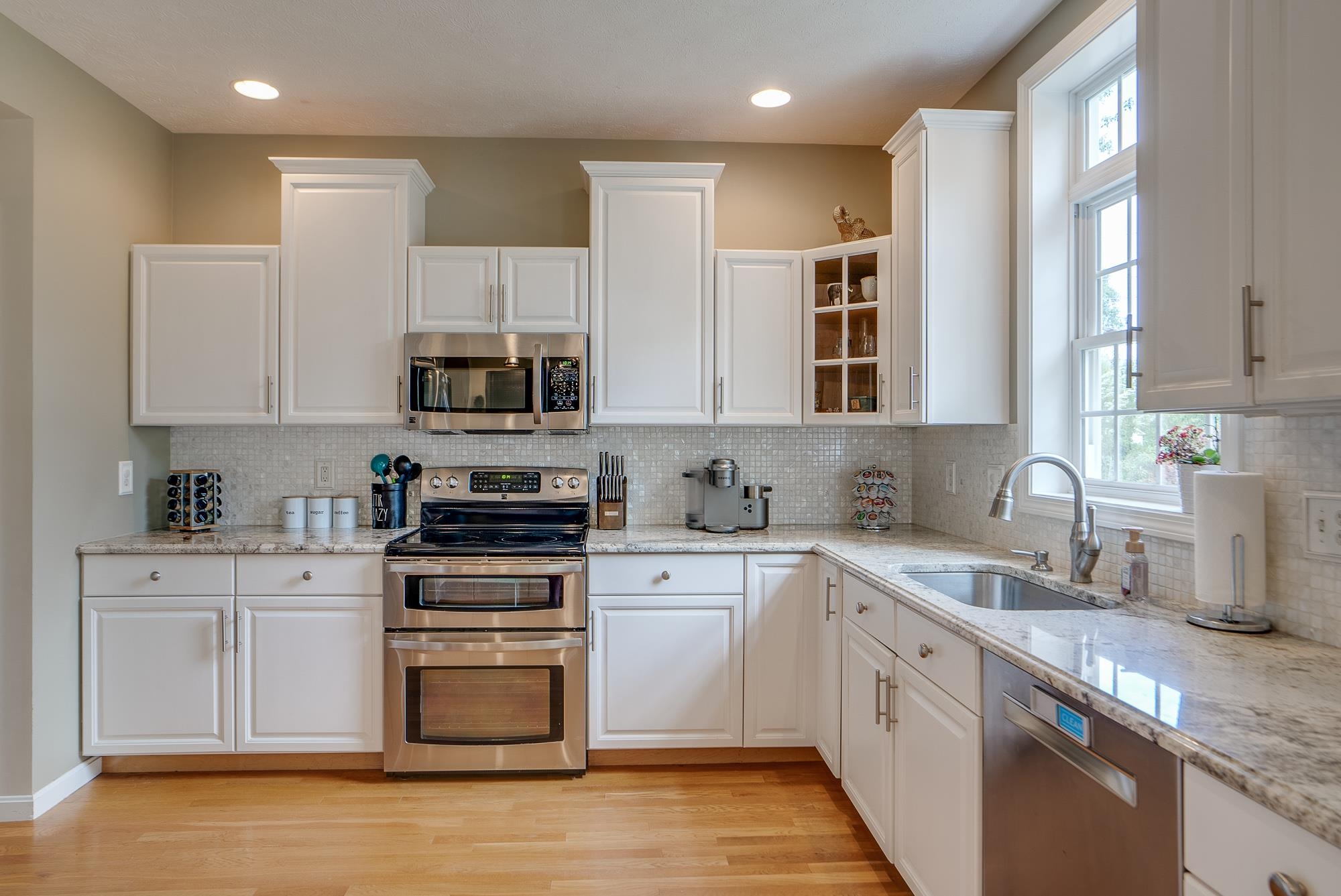 17 Sentry Road Bedford, NH 03110 - Photo 16 of 36