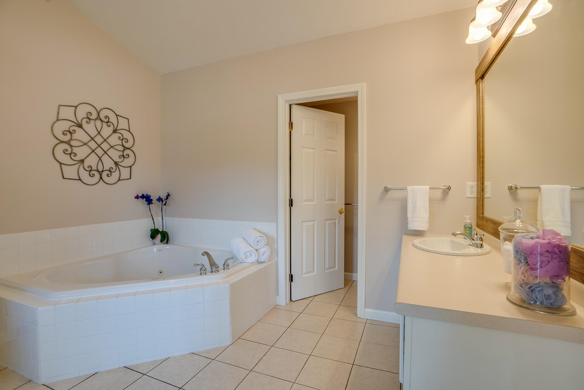 17 Sentry Road Bedford, NH 03110 - Photo 27 of 36